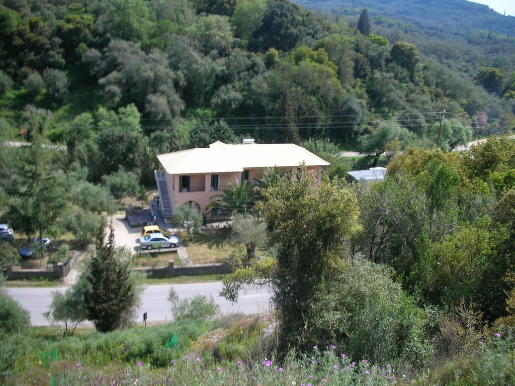 Rossi'S Studios Мораитика Стая снимка